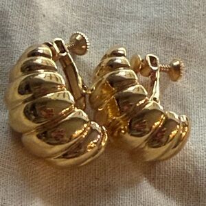 Napier Gold-Tone Twisted Scalloped clip on Earrings